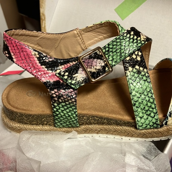 Canden-02 Strappy Sandal - Picture 4 of 6